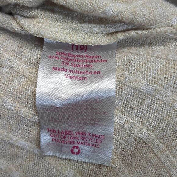 No Boundaries V-Neck Buttoned Top Women's Plus Size XXL - Picture 5 of 6